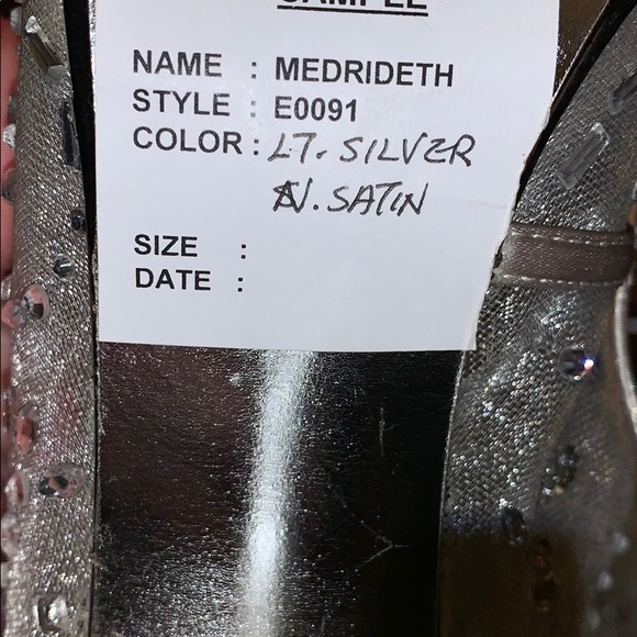 Brand-New E Red Carpet Rhinestone Satin Heels - Picture 5 of 7